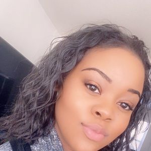 Meet your Posher, Ayana